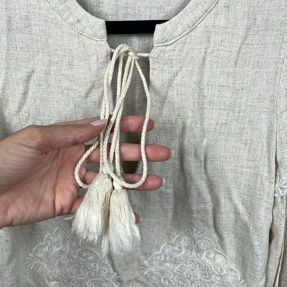 We Are Kindred Linen Blend Embroidered Long Sleeve Top Cream Coastal Boho Sz 2 - Picture 4 of 9